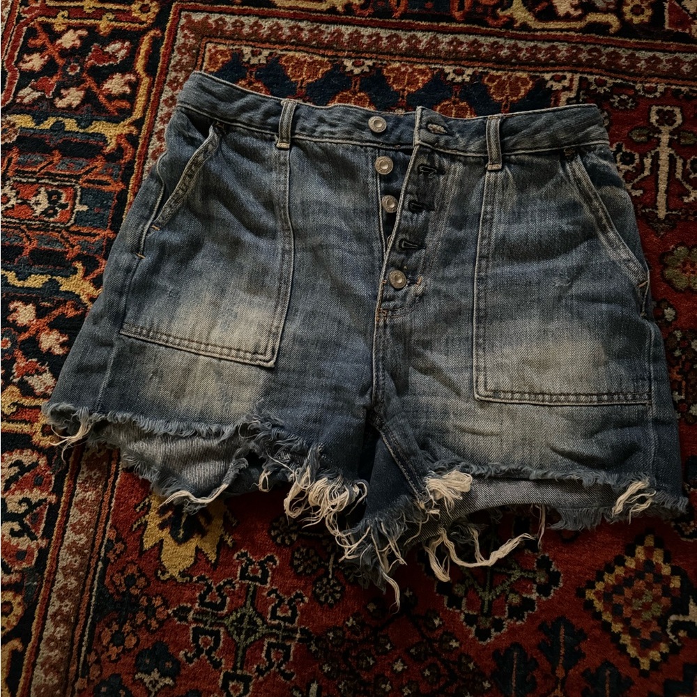 Free People - We the Free Denim shorts - size 28
